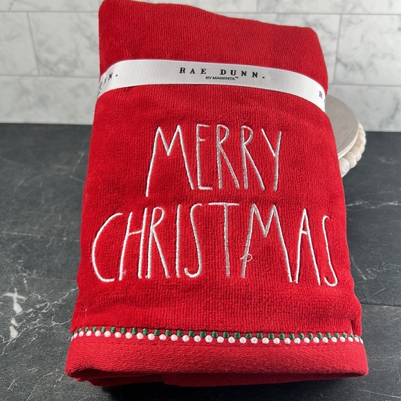 COPY - NWT rae dunn “Merry Christmas “ hand towels . Set of 2 the size is 16x30 - Picture 4 of 4